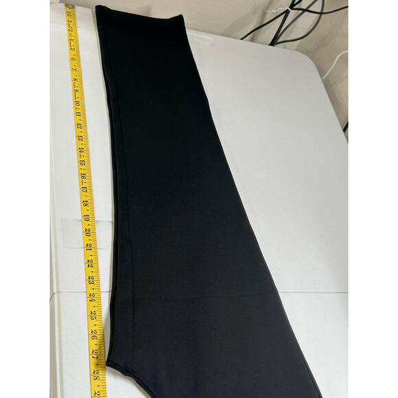 Quince Pants Womens Medium Petite Black Ultra Stretch Ponte Straight Minimalist - Picture 9 of 9